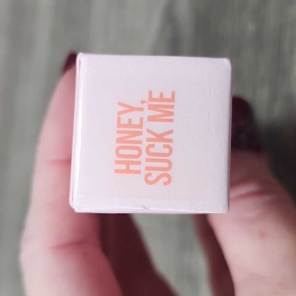 Jeffree Star Velvet Trap Honey Suck Me